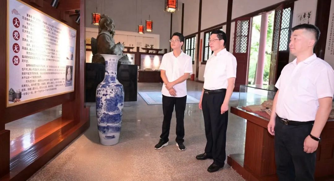 兰文调研古槐镇