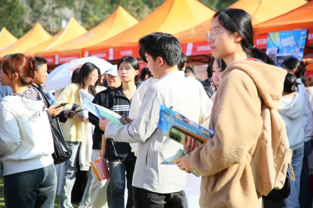 7500个岗位+AI求职神器！这场招聘会buff叠满→