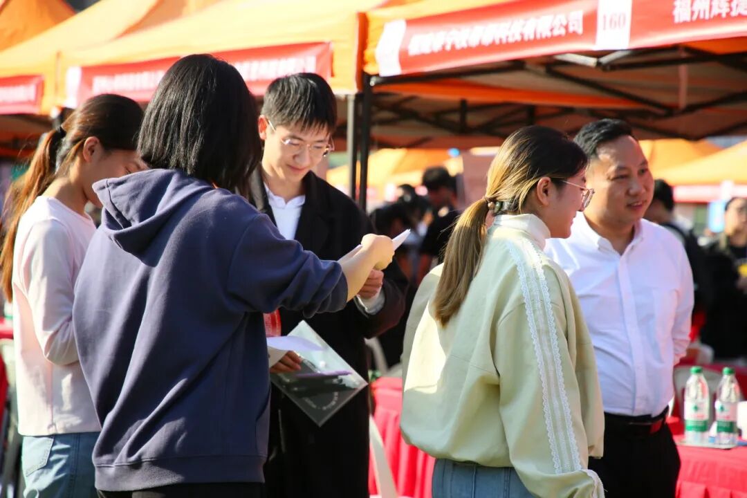 7500个岗位+AI求职神器！这场招聘会buff叠满→