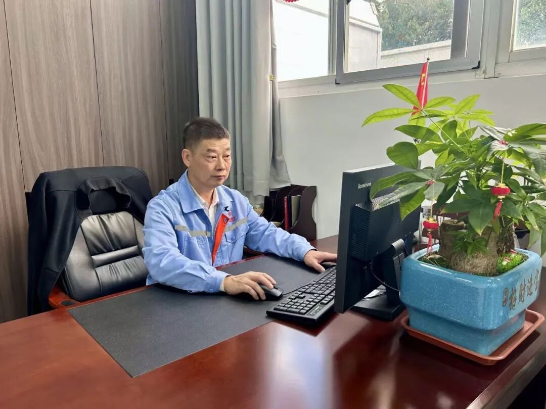 20余年扎根长乐，他从一线技术员到市劳模，丫霸！