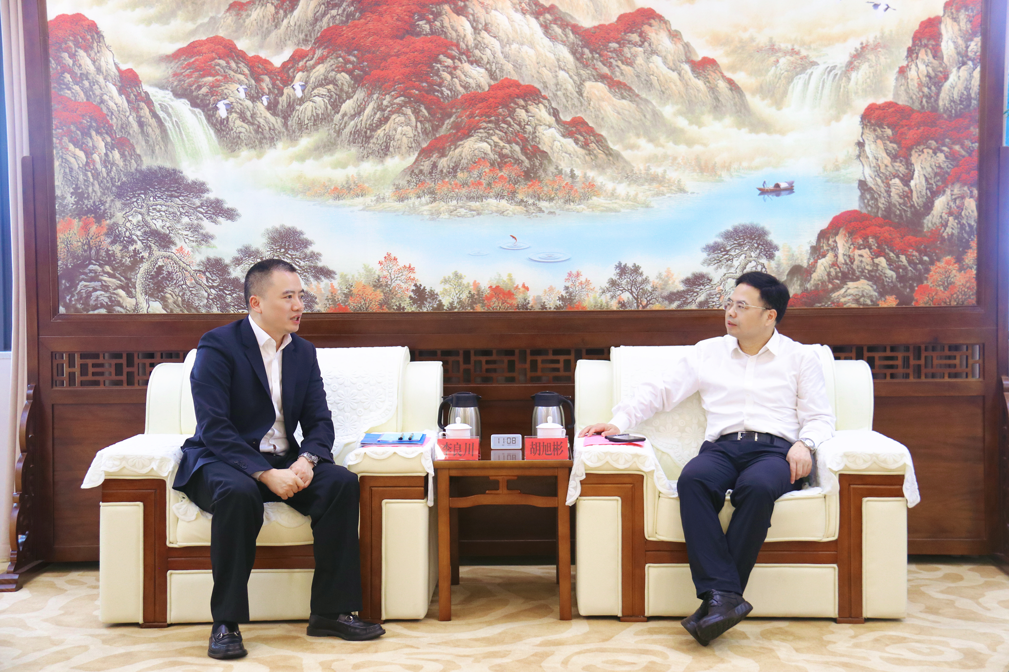 胡旭彬会见厦航福州分公司总经理李良川一行 胡旭彬会见厦航福州分公司总经理李良川一行