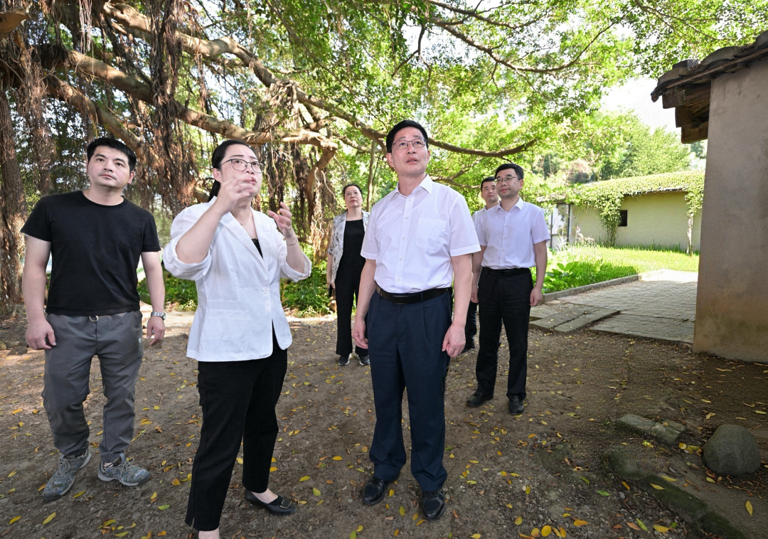 兰文赴营前街道调研暨开展“护河爱水、清洁家园”活动